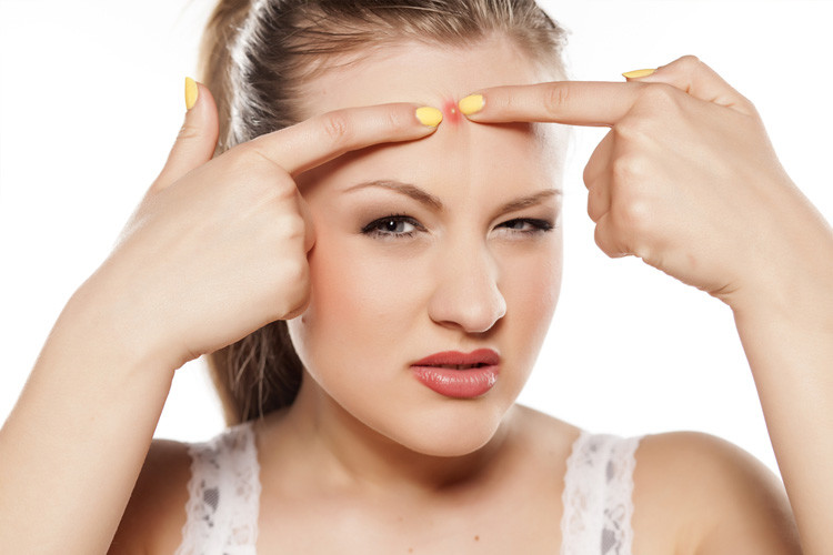 Yüzde sebase kist adenom